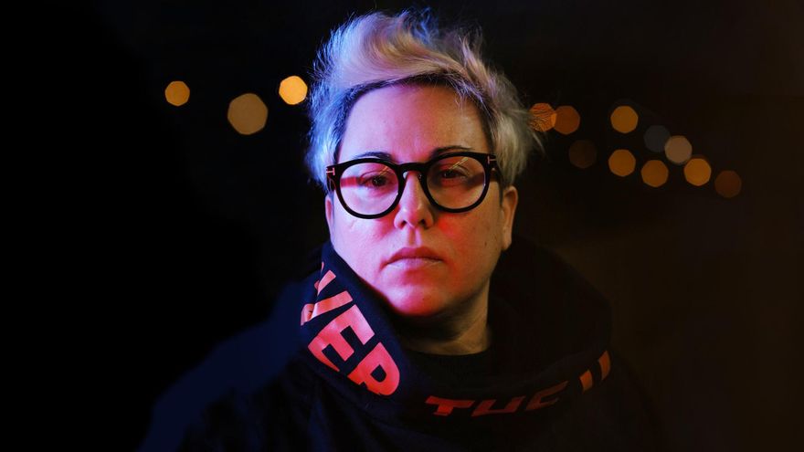 Sonia Vivas en una foto promocional de su nuevo libro