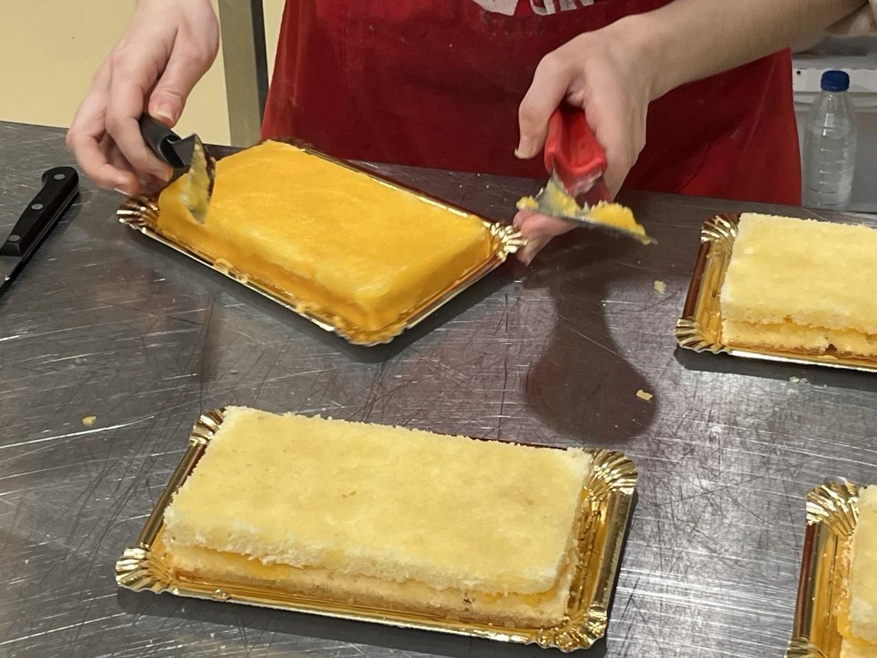 Tartas de yema elaboradas por el obrador San Telesforo en Toledo