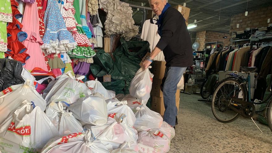 Un regalo de Navidad preparado en Sevilla con destino a los inmigrantes de los campamentos