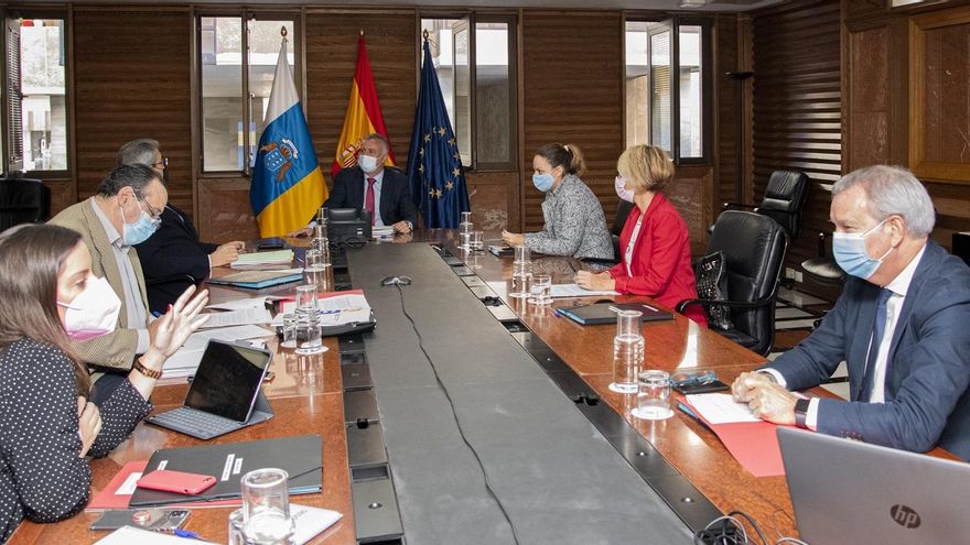 El Gobierno sufragará los test antiCOVID a los residentes canarios en Península que regresen por Navidad a las Islas para garantizar la seguridad sanitaria