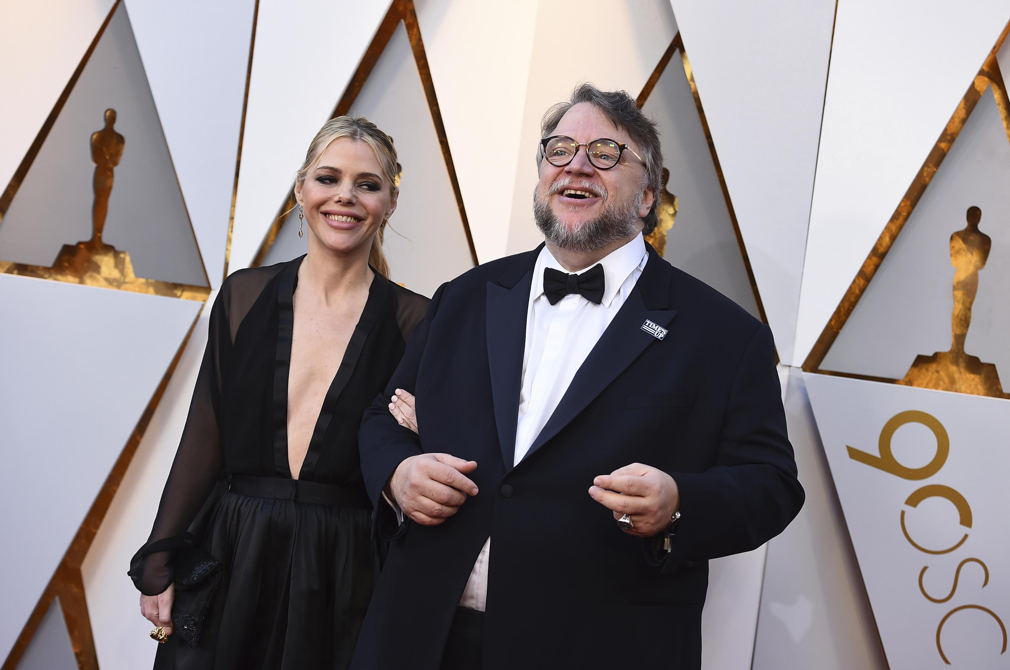 Kim Morgan y Guillermo del Toro, en la alfombra roja