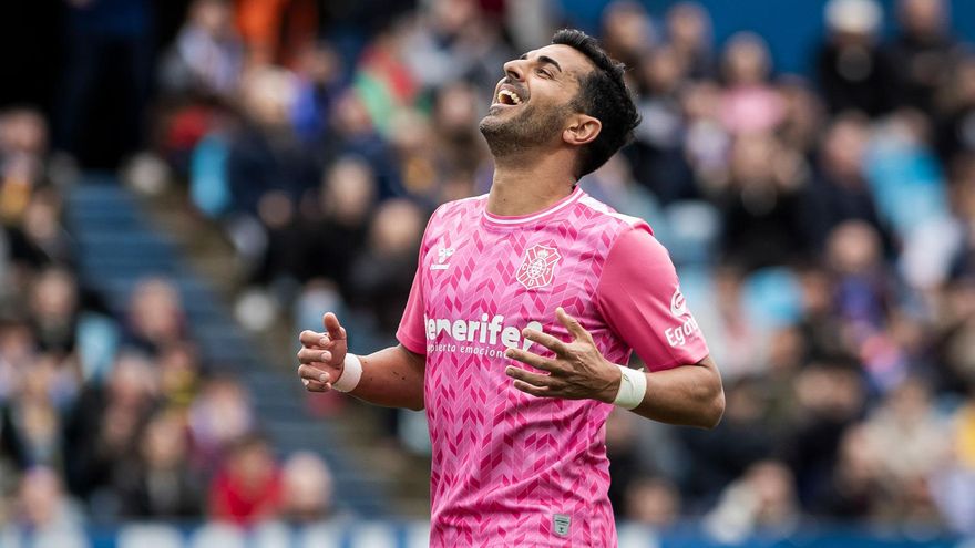 Ejercicio en La Romareda entre el abandono y el ridículo