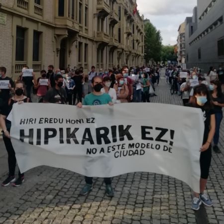 Concentración convocada por ‘Hipikarik ez’