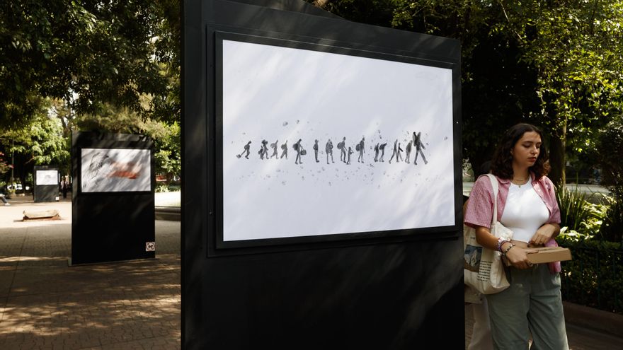 Dan voz a mujeres migrantes en una muestra callejera en la Ciudad de México