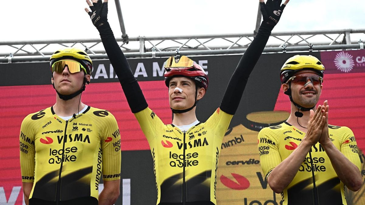 Jonas Vingegaard en la salida de la etapa 5 del Giro de Italia 2026.