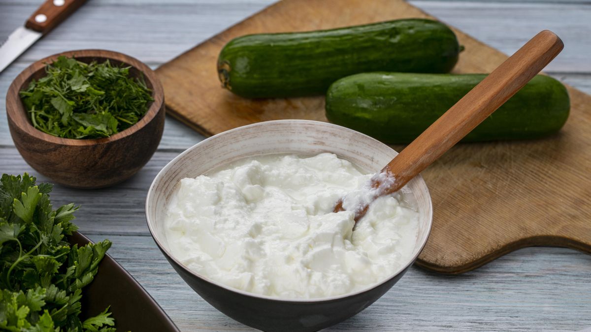 La receta del tzatziki griego, un aderezo ideal para ensaldas