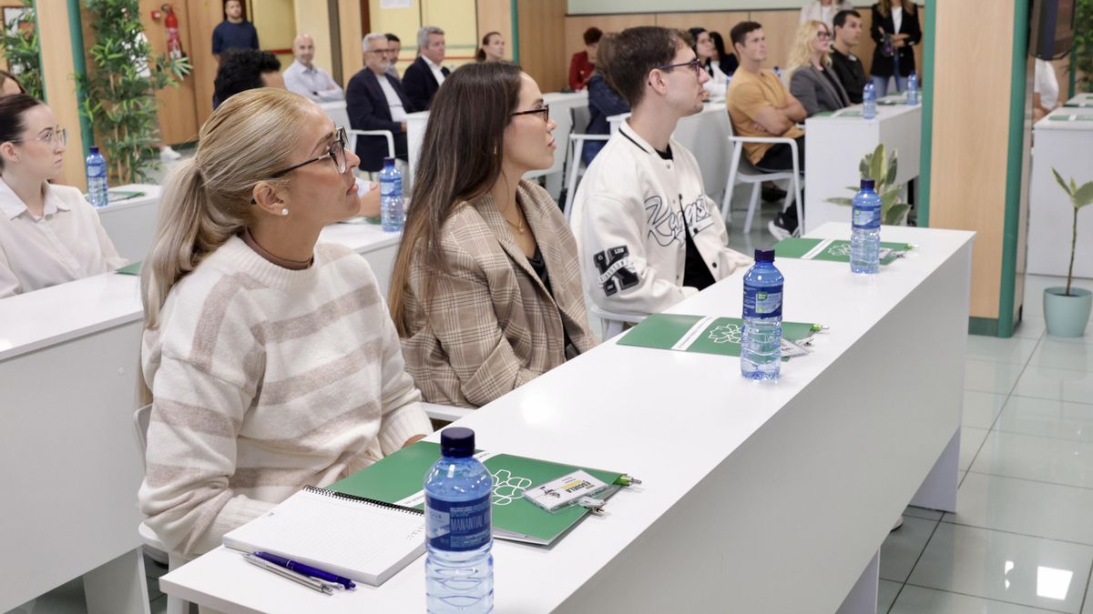 Escuela de Mandos e dHiperDino.