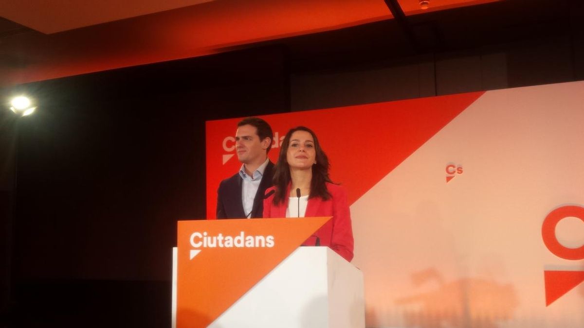Arrimadas (Cs) ve con prudencia las encuestas pero subraya que Cs es "alternativa de Gobierno"