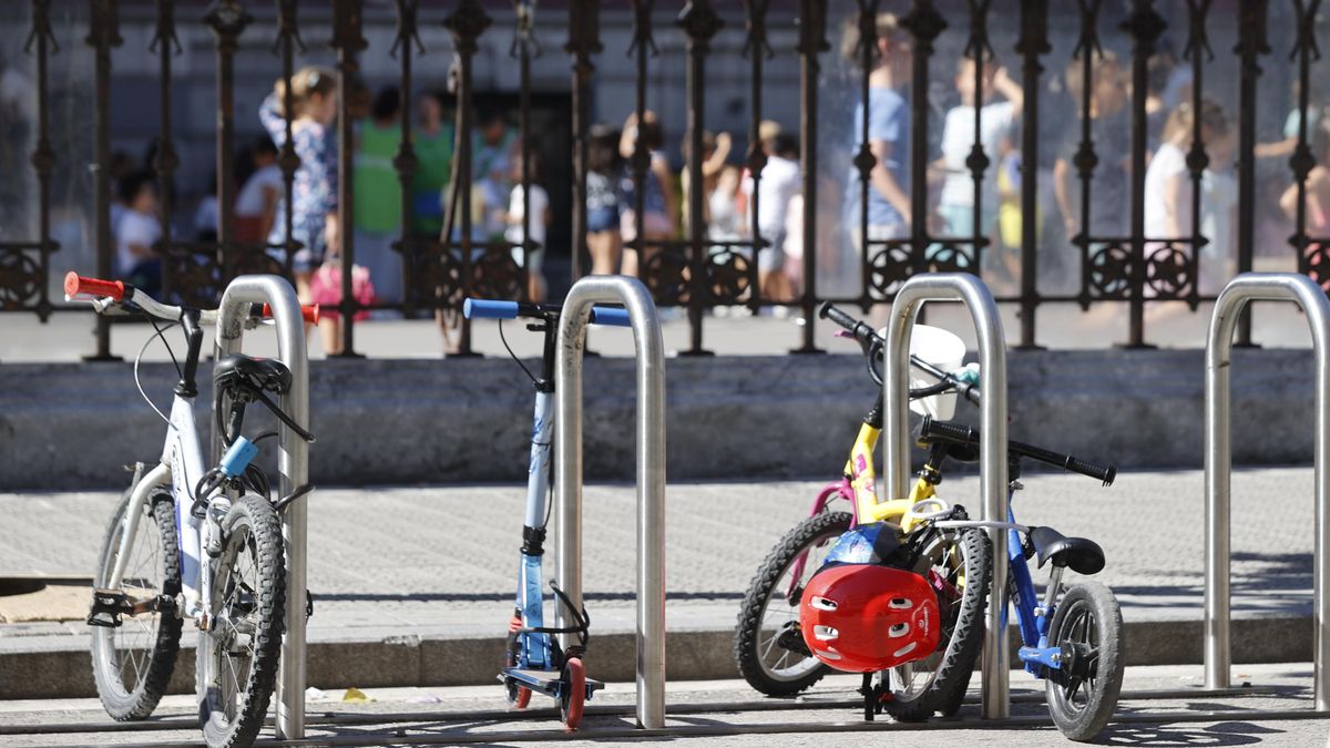 El Parlamento canario rechaza impulsar la movilidad a pie y en bici en los entornos escolares