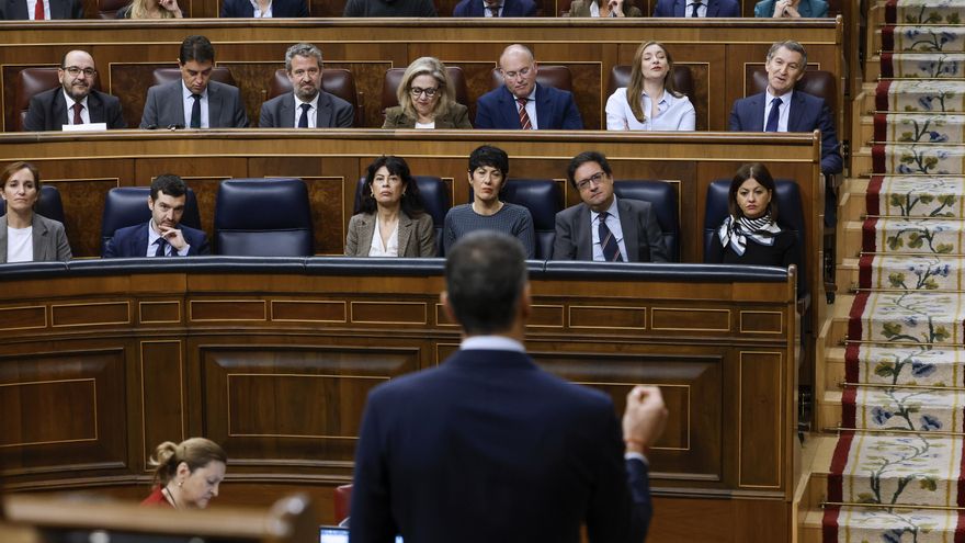 Sánchez y Feijóo se enzarzan en el Congreso por las "mordidas" de Cerdán y las detenciones en Almería
