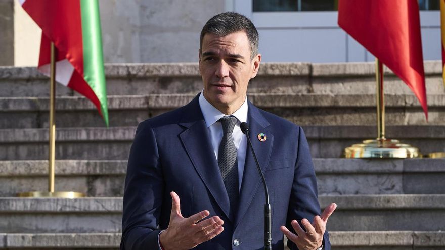 Archivo - El presidente del Gobierno, Pedro Sánchez, interviene durante la XXVII Conferencia de Presidentes, en el Palacio de la Magdalena, a 13 de diciembre de 2024, en Santander, Cantabria (España).