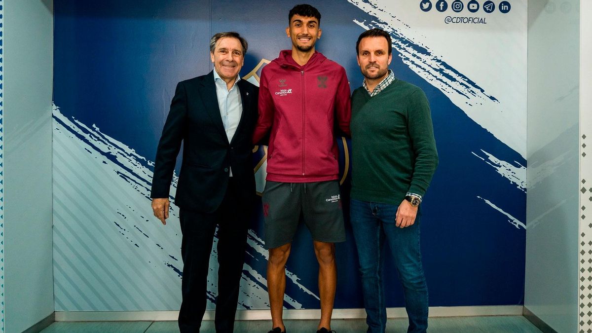 El Tenerife renueva a Ulloa hasta 2028