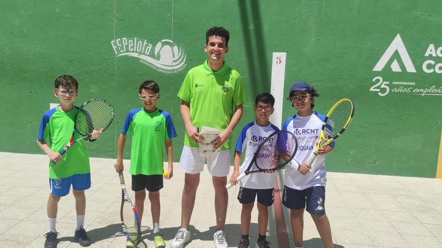 El Círculo domina el Campeonato de Canarias Benjamín-Alevín de frontenis