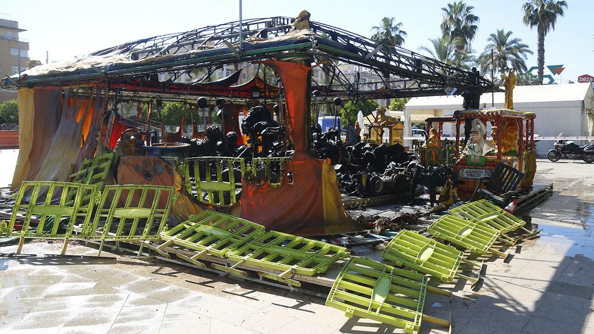 El incendio de la atracción infantil de la plaza Matías Prats