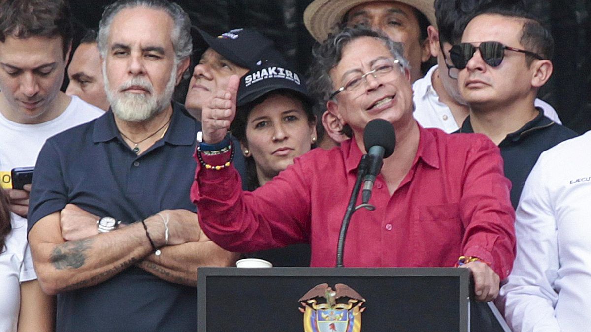 El presidente de Colombia, Gustavo Petro, pronunciando un discurso en Medellín.
