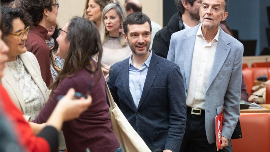 El ministro de Derechos Sociales, Consumo y Agenda 2030, Pablo Bustinduy, durante una reunión, en el Congreso de los Diputados, a 23 de marzo de 2026, en Madrid (España).