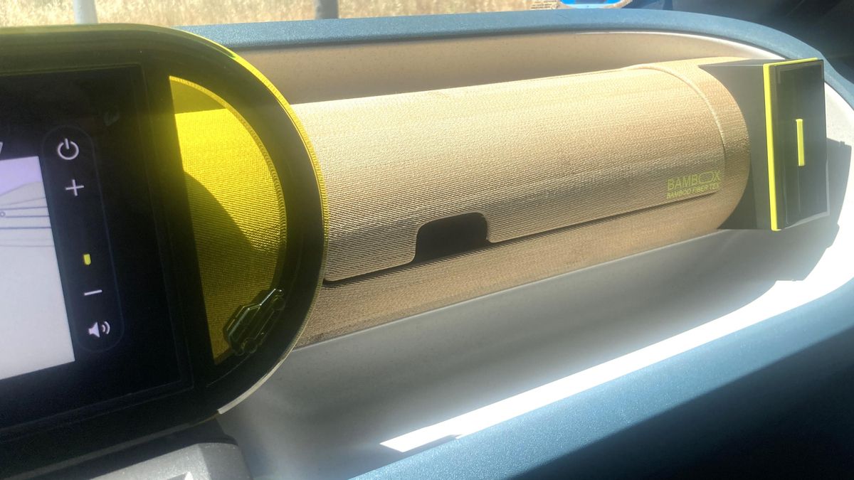 Detalle de la guantera fabricada a partir de fibra de bambú.