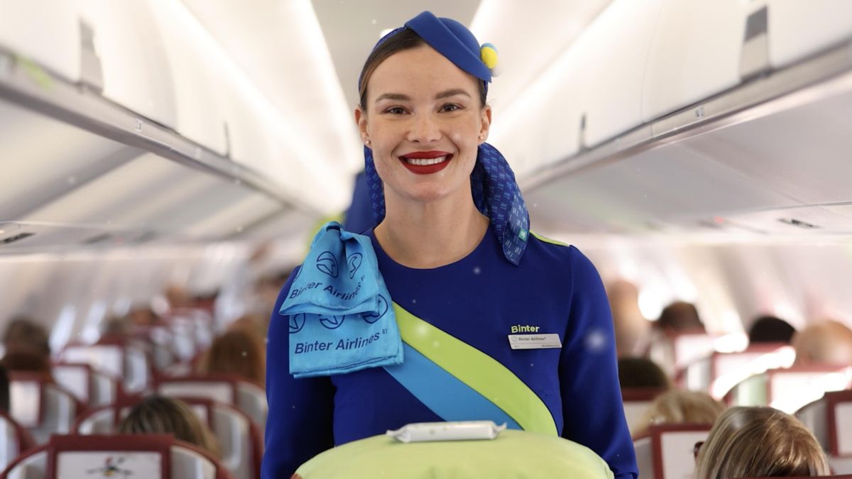 La Navidad despega a bordo de Binter con la edición especial de chocolatinas de turrón