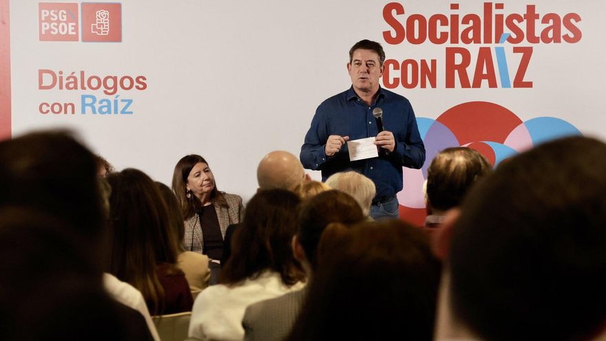 El líder del PSOE gallego abre la puerta a la expulsión de más ediles en Santiago si no acatan las órdenes del partido