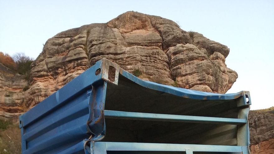 El viento tira una caseta de obra de 800 kilos en Viguera