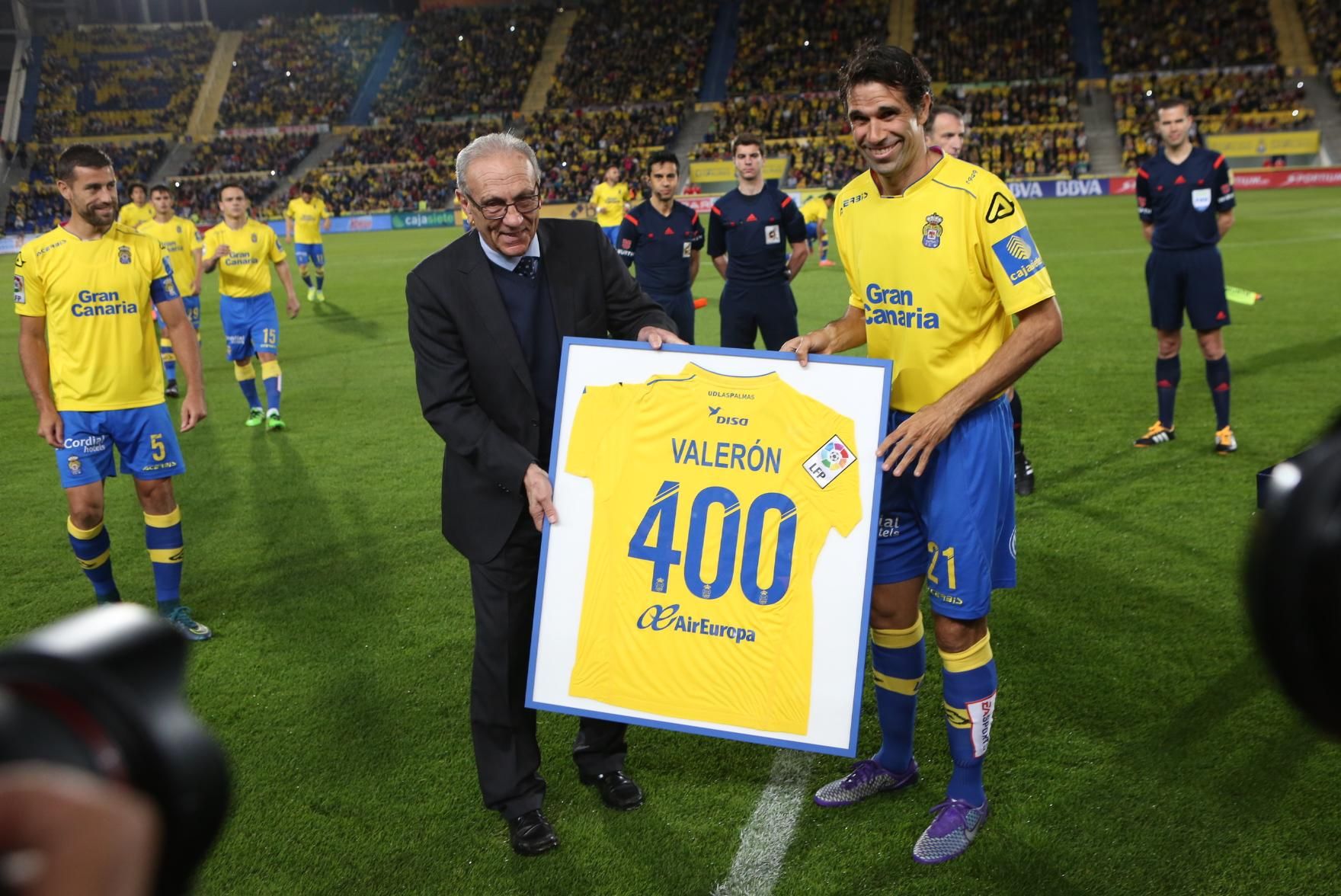 Imágenes del partido entre la UD Las Palmas y el Real Madrid en el Estadio de Gran Canaria. (Alejandro Ramos).