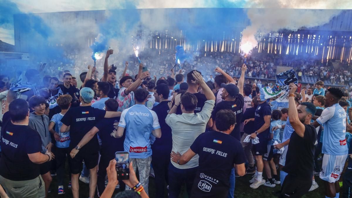 Las imágenes de la celebración del ascenso del Ciudad de Lucena a Segunda RFEF