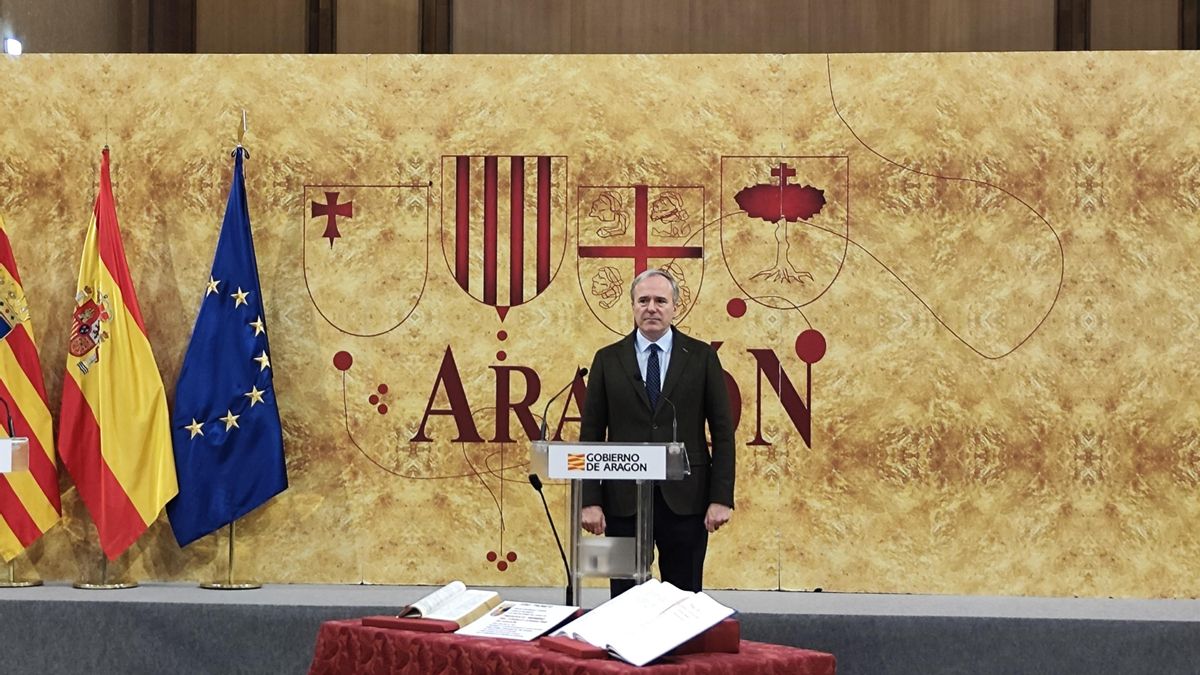 El presidente de Aragón, Jorge Azcón, en el Salón de la Corona