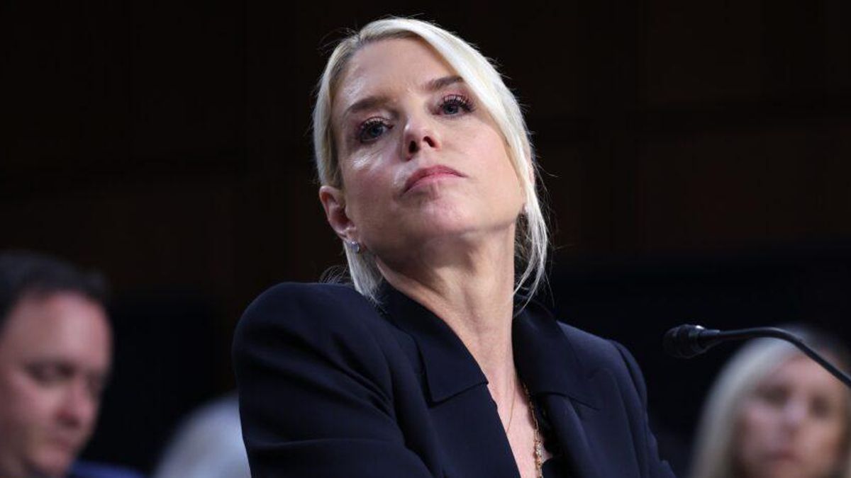 Pamela Bondi, secretaria de Justicia de Estados Unidos, dio a conocer la acusación formal contra Maduro en Nueva York.