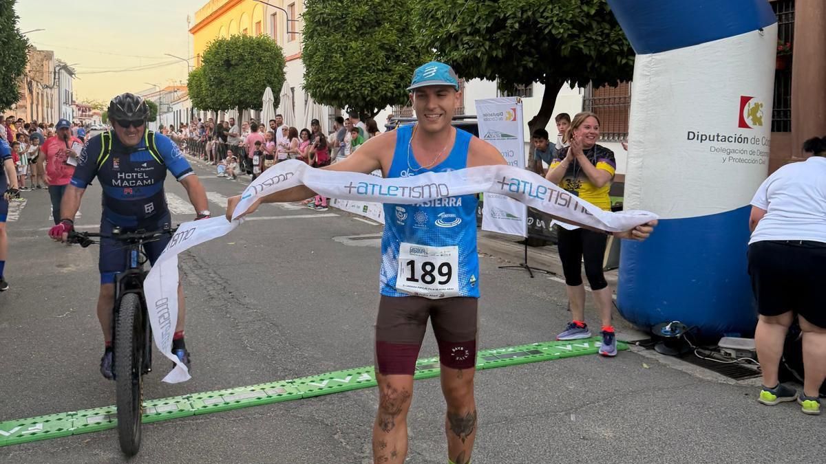 Jesús Alguacil y Maribel López se coronan en Pedro Abad