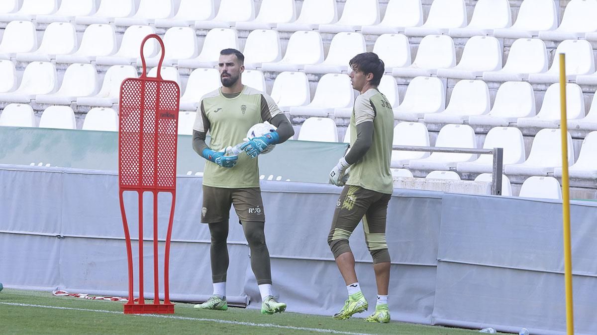 Entrenamiento del Córdoba a puerta abierta para la afición