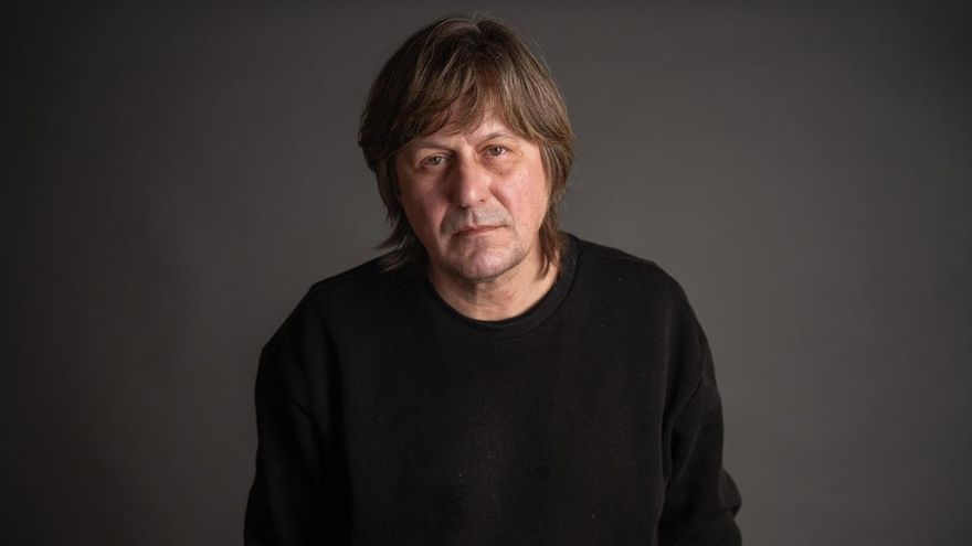 Nacho Vegas: "El fascismo vende que la clase migrante nos está quitando el trabajo cuando quienes lo hacen son señoros blancos con traje"