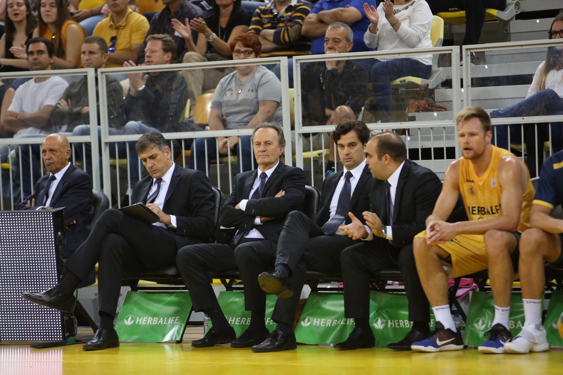 Imágenes del partido entre el Herbalife Gran Canaria y el Movistar Estudiantes. (Alejandro Ramos).