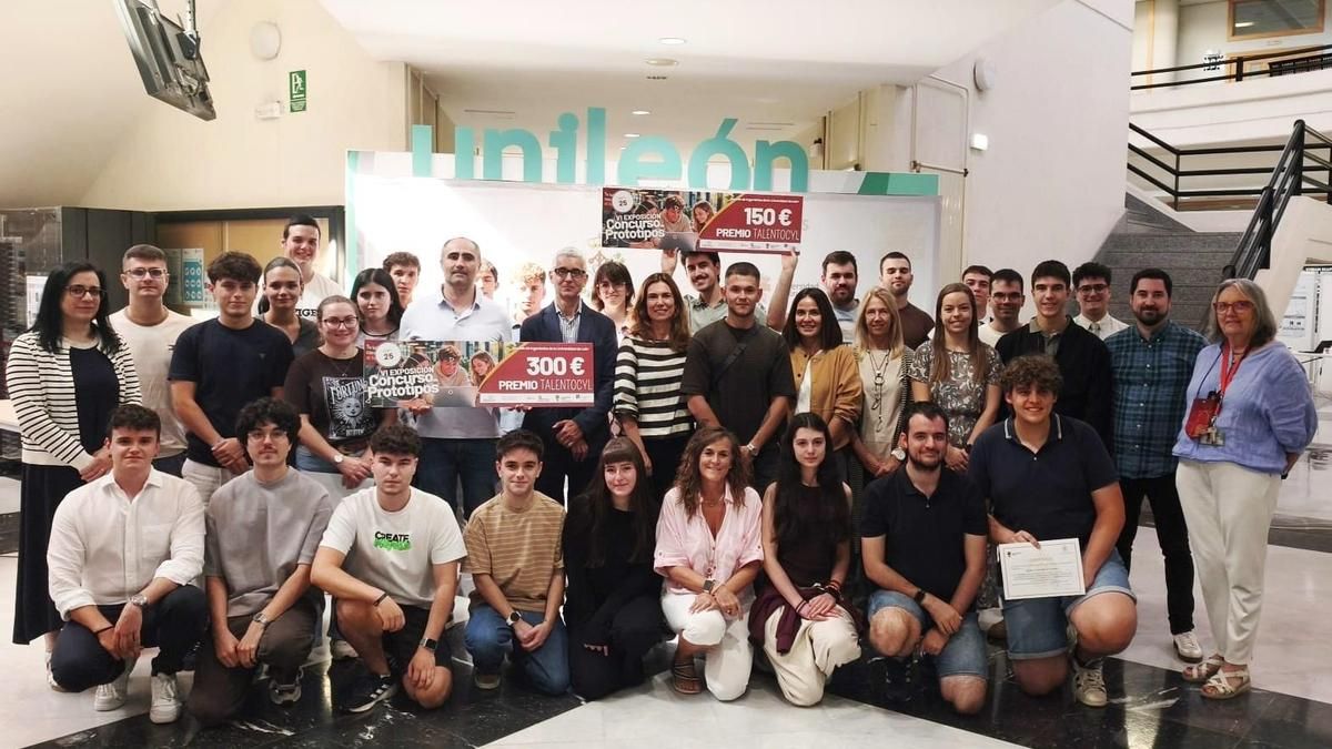Un enchufe solar y una herramienta para detectar fraude bancario, mejores prototipos en la Universidad de León
