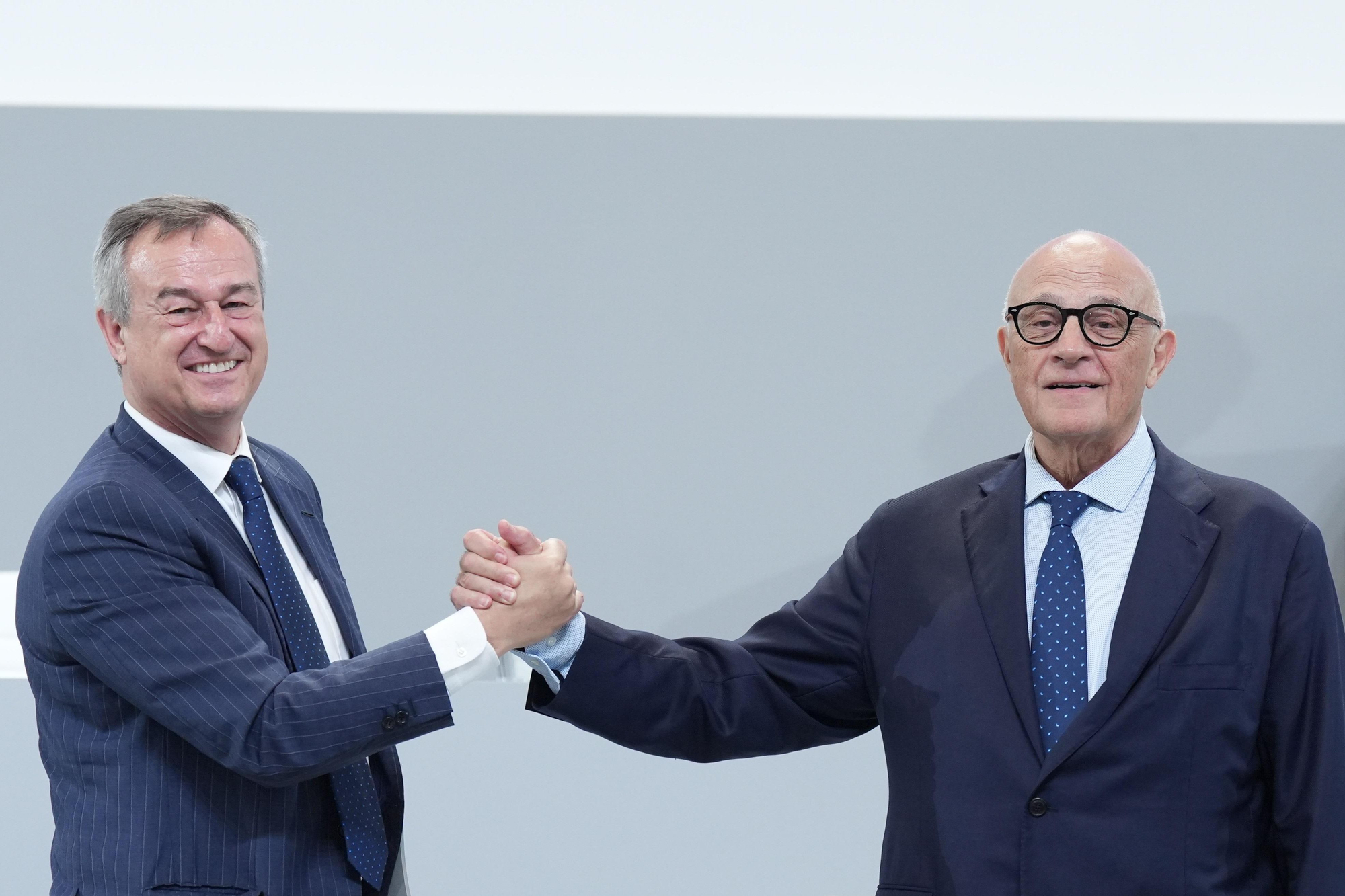 El consejero delegado de Banco Sabadell, César González-Bueno, y el presidente, Josep Oliu.