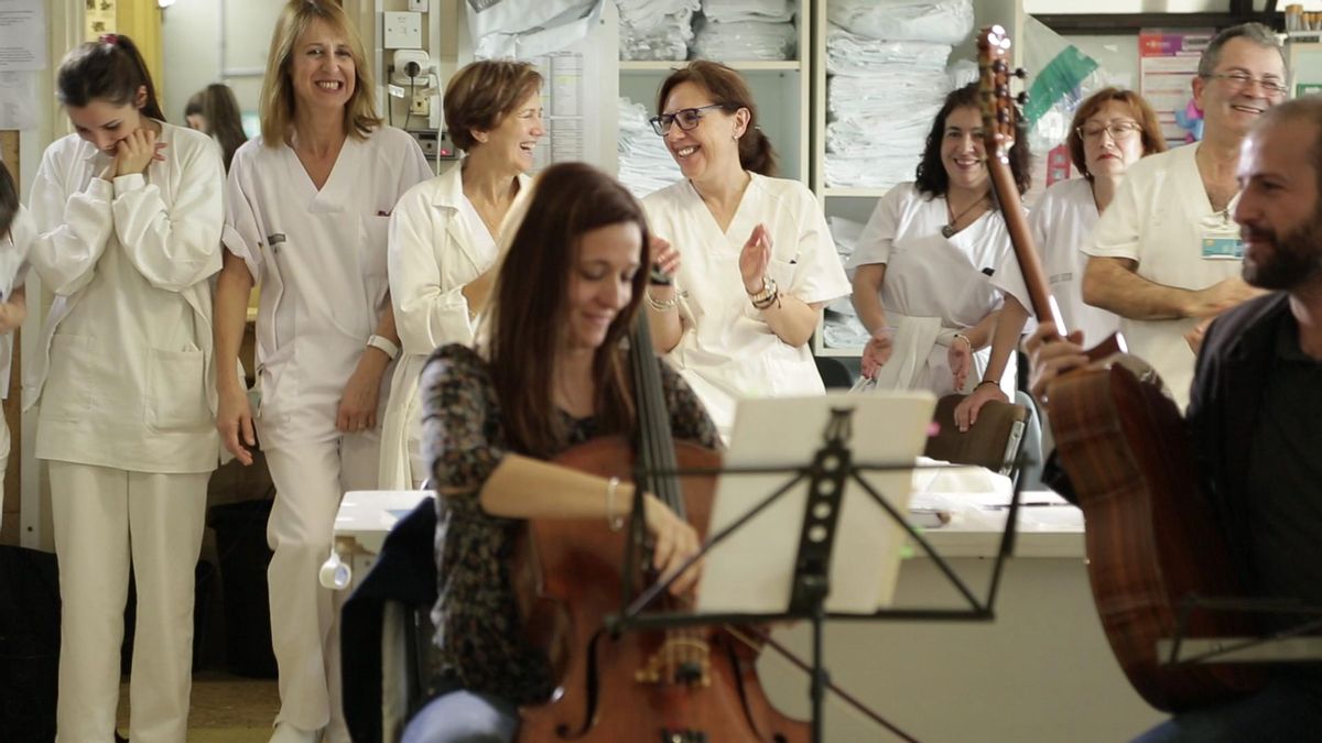 El Reve Fest fusiona música urbana y compromiso social en su debut en València con María Becerra