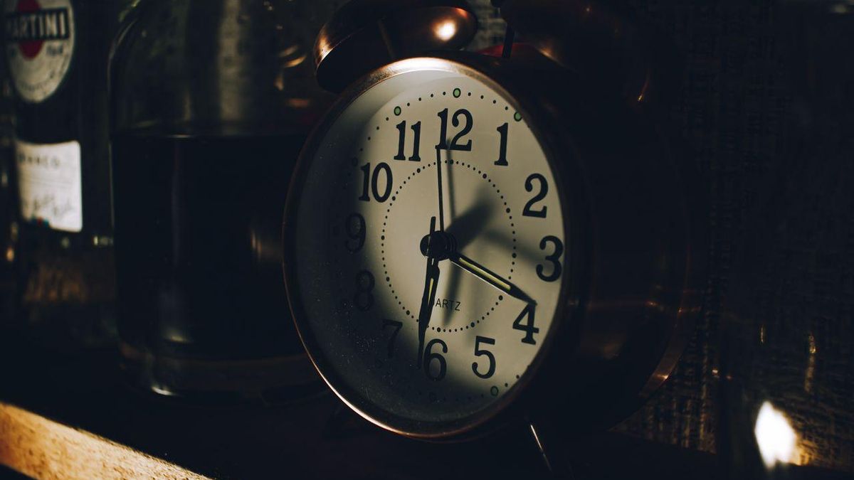 Los cronotipos y el cambio de hora: ¿a quién afecta más, a búhos o alondras?