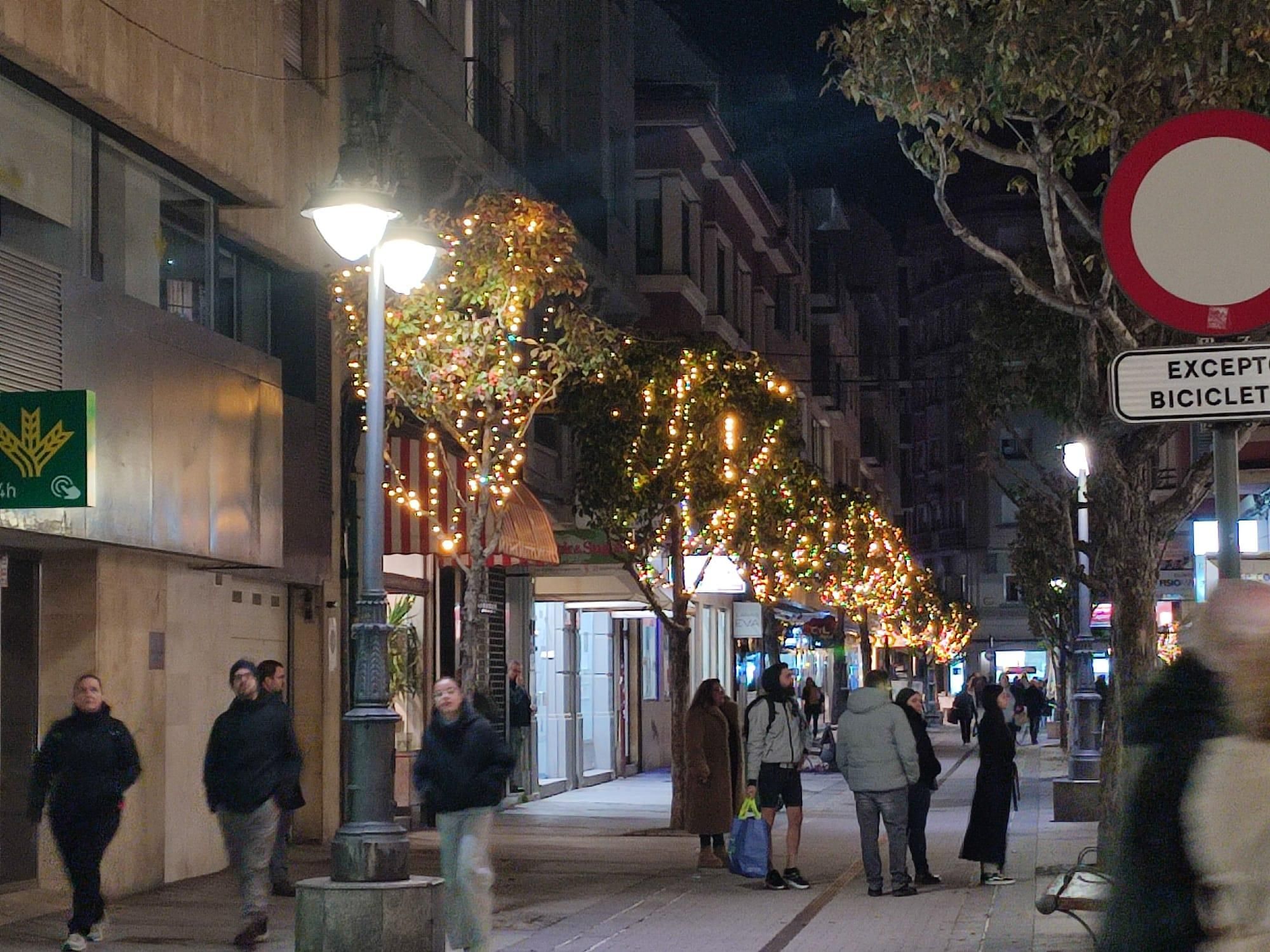 Las imágenes de cómo brilla la Navidad en el centro de León