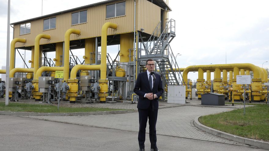 Morawiecki afirma que Polonia "no sucumbirá al chantaje" del corte de gas ruso EFE/EPA/PAWEL SUPERNAK POLAND OUT