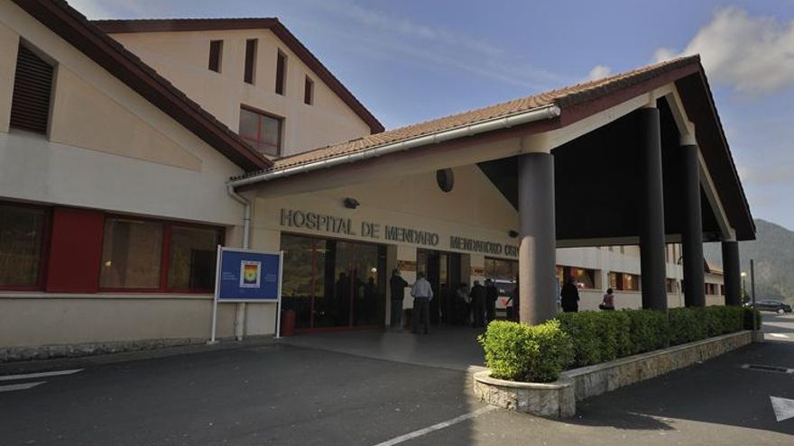 Dimiten dos directoras médicas vascas cuya vacunación defendió la consejera de Salud