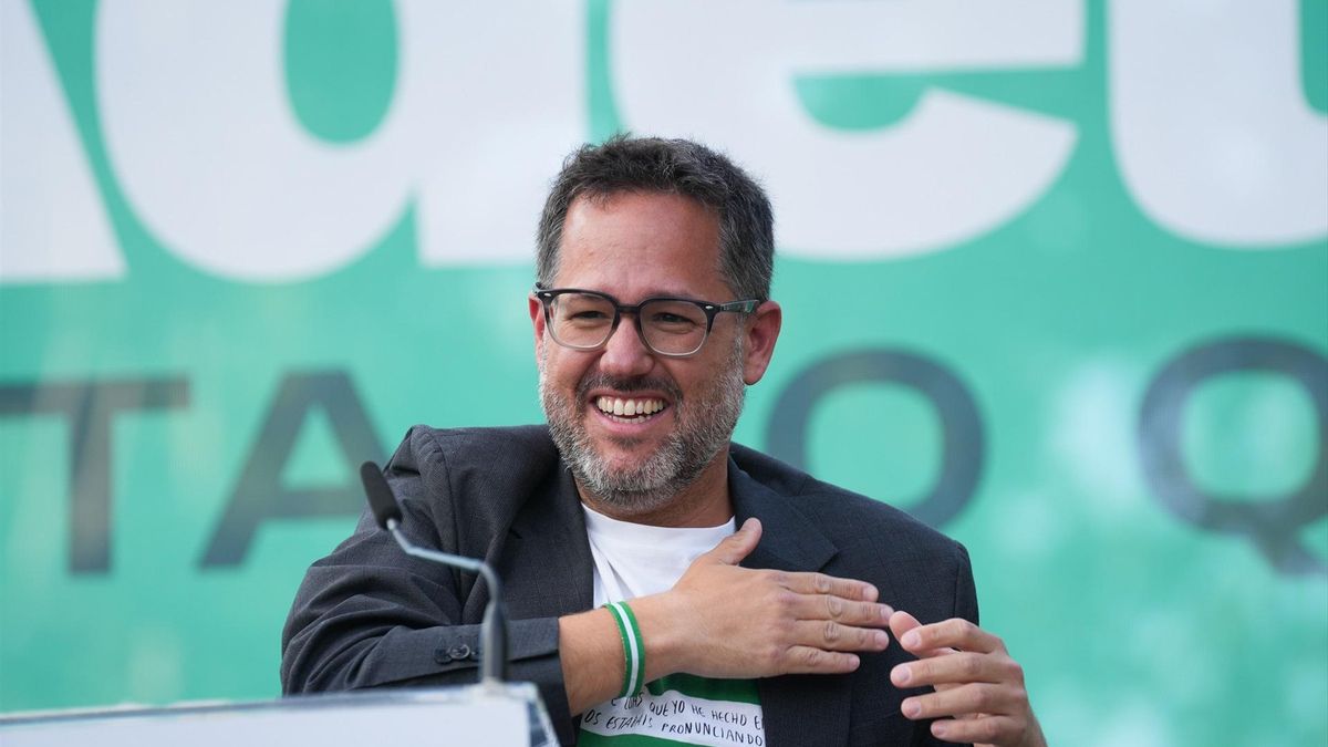 José Ignacio García, 'El Gafa' de las camisetas que arrebató la mayoría absoluta al PP hablando con "alegría"