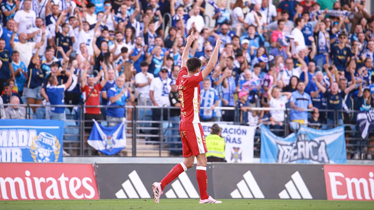Jesús de Miguel celebra un gol al Real Madrid Castilla