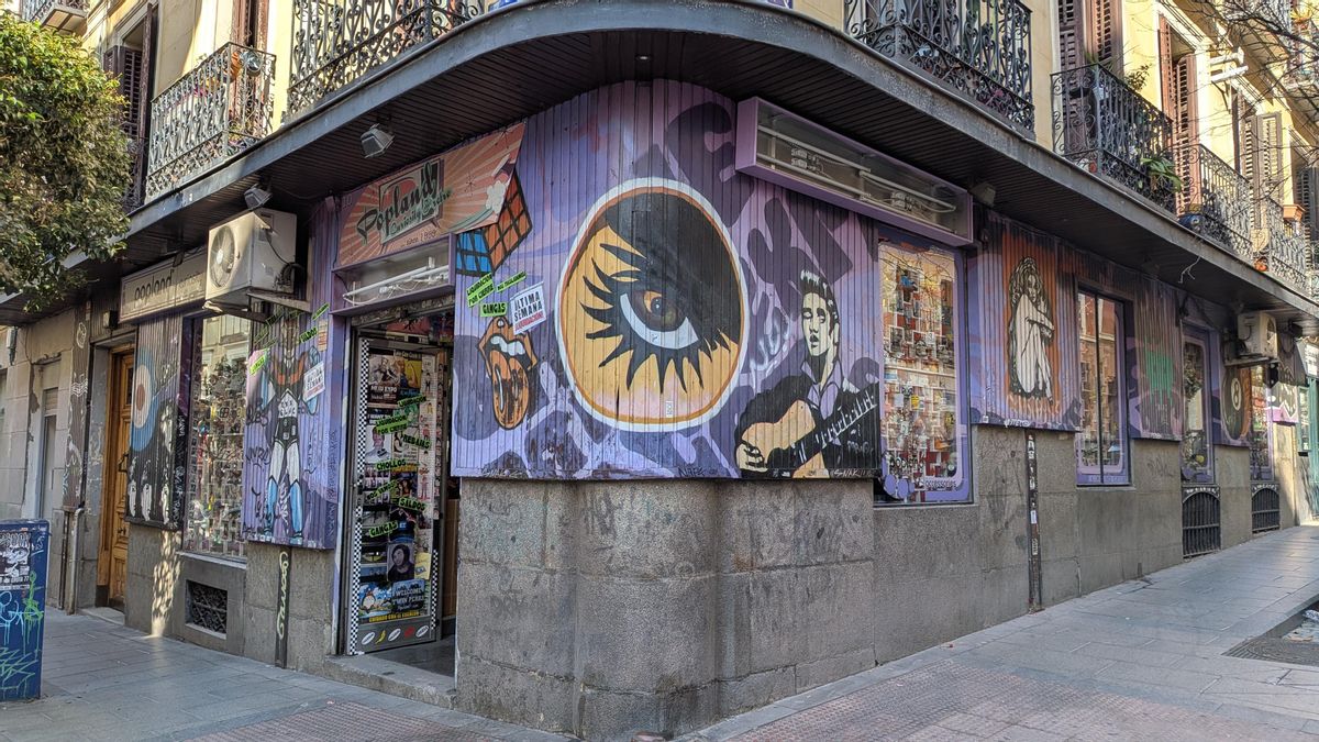 Cierra Popland en Malasaña después de 27 años vendiendo nostalgia