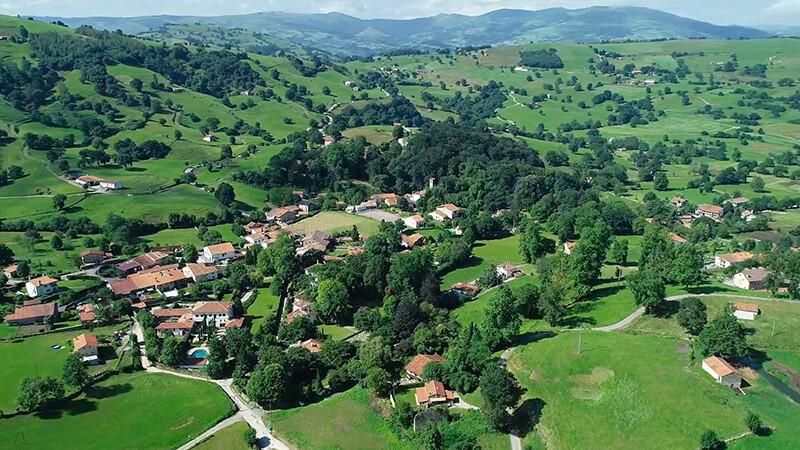 Pueblo de Esles, en Cantabria.