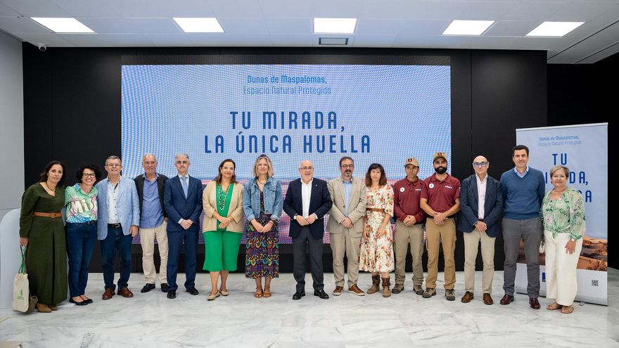 Gran Canaria difunde en aeropuertos y hoteles las buenas prácticas a seguir en las Dunas de Maspalomas