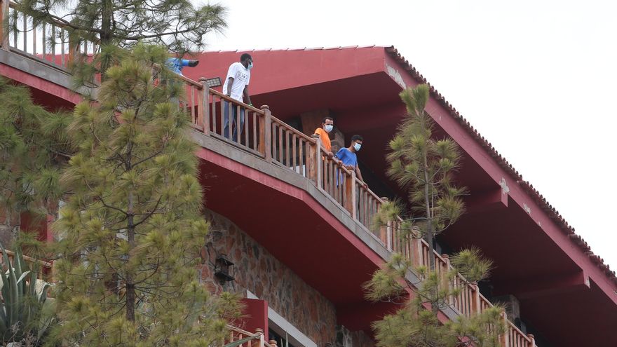 Migraciones desmiente a la alcaldesa de Mogán y niega que el Estado invierta 300.000 euros al día en alojar migrantes en hoteles