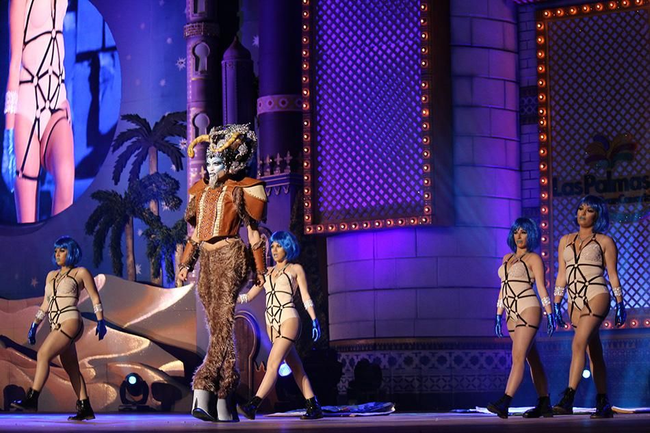 Bang Drag con un diseñoo de Isidro Javier Pérez Mateo. (Foto: Cirenia Vico).