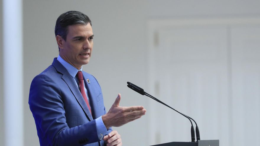 El presidente del Gobierno, Pedro Sánchez, durante la clausura del acto de presentación del plan estratégico para la recuperación y trasformación económica (PERTE) de Economía Social y de los Cuidados, este viernes en Moncloa. EFE/ Fernando Alvarado
