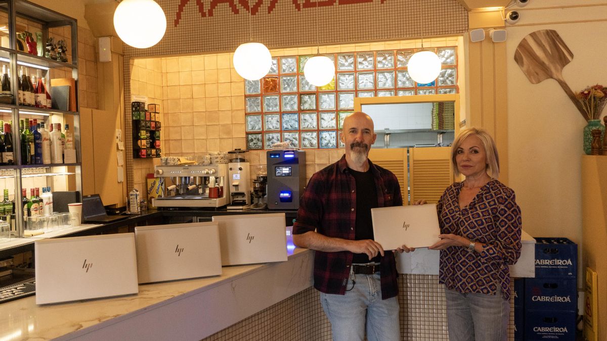 Autismo León recibe donaciones tecnológicas para mejorar la comunicación de personas con TEA
