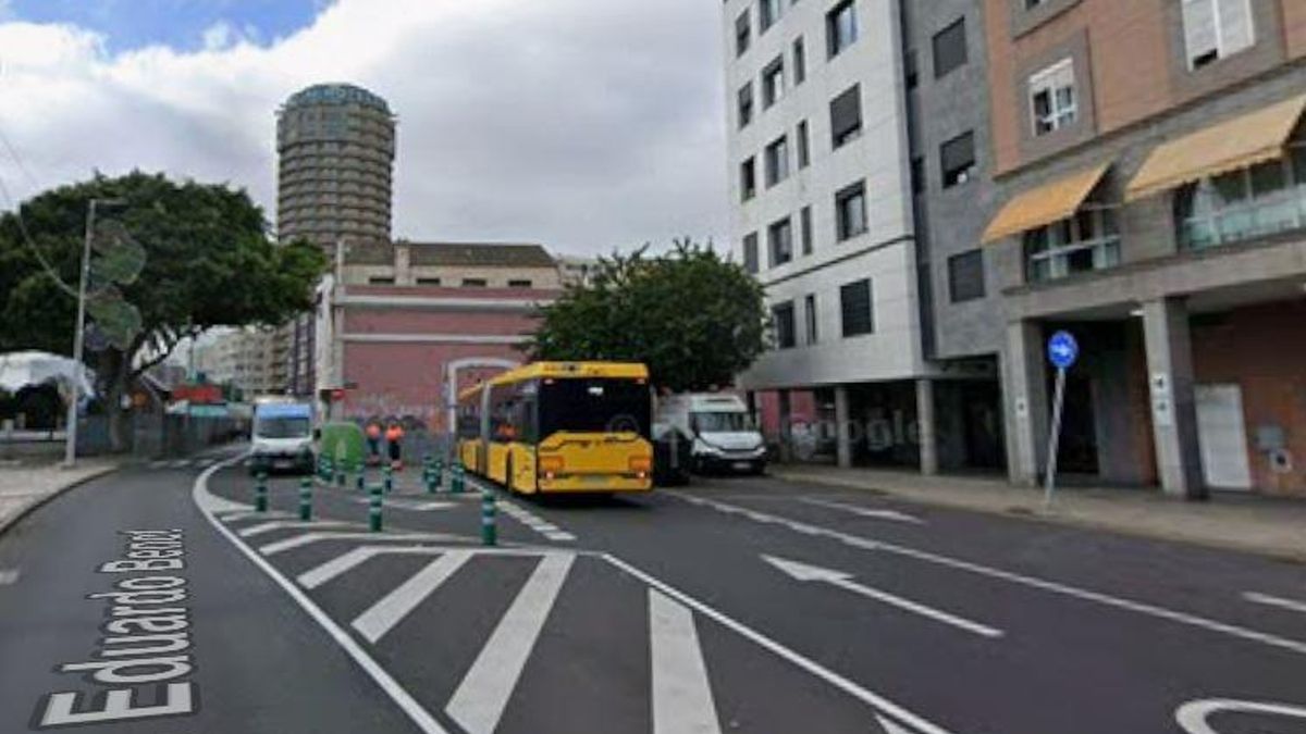 Herida una mujer tras la colisión entre un patinete y una guagua en Gran Canaria