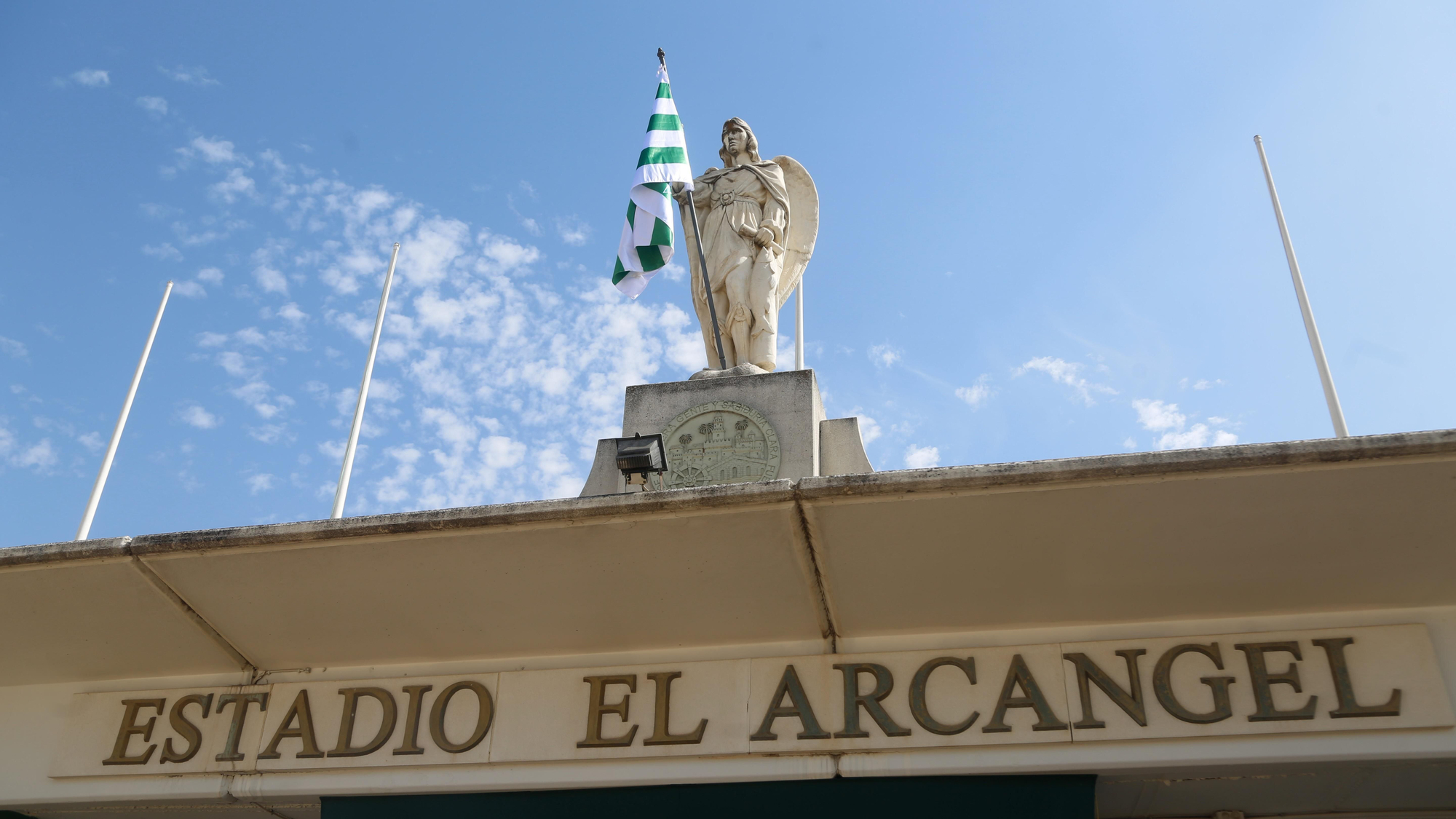 Homenaje a Rafael Campanero en la Puerta 0 de El Arcángel